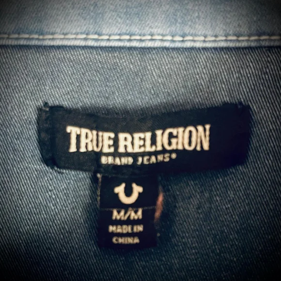 True Religion, Blue Denim, Boyfriend, Snap Closure Shirt. Size: M. Like New! - Picture 3 of 4